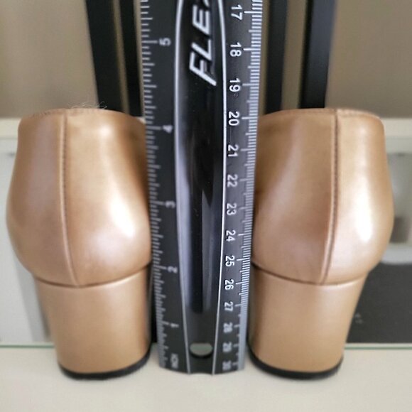 Bruno Magli Gold  Leather Women's Square Toe Pumps  Size 7 B - Picture 8 of 11
